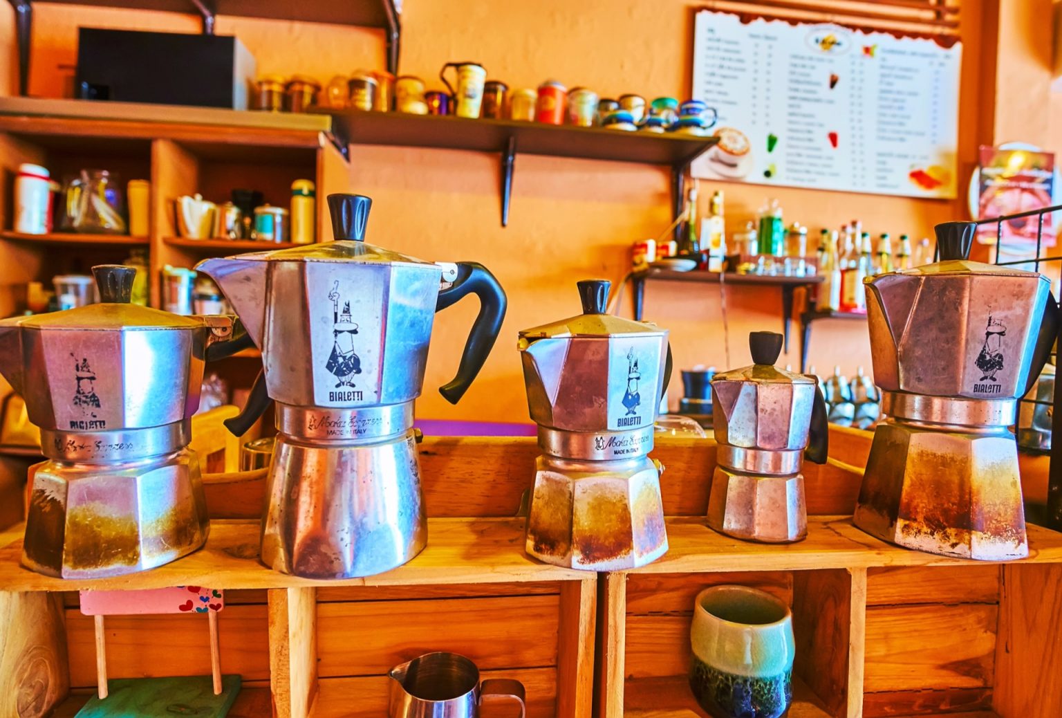 Prvovrstni pripomočki za kavo blagovne znamke Bialetti